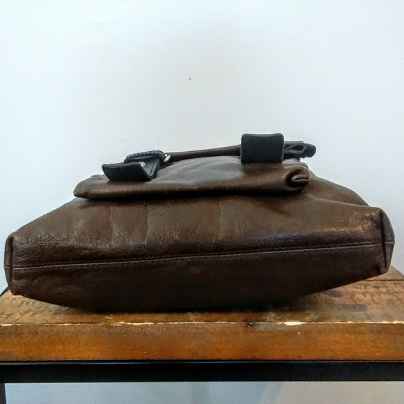 Tano Leather Crossbody Bag - Picture 4 of 7